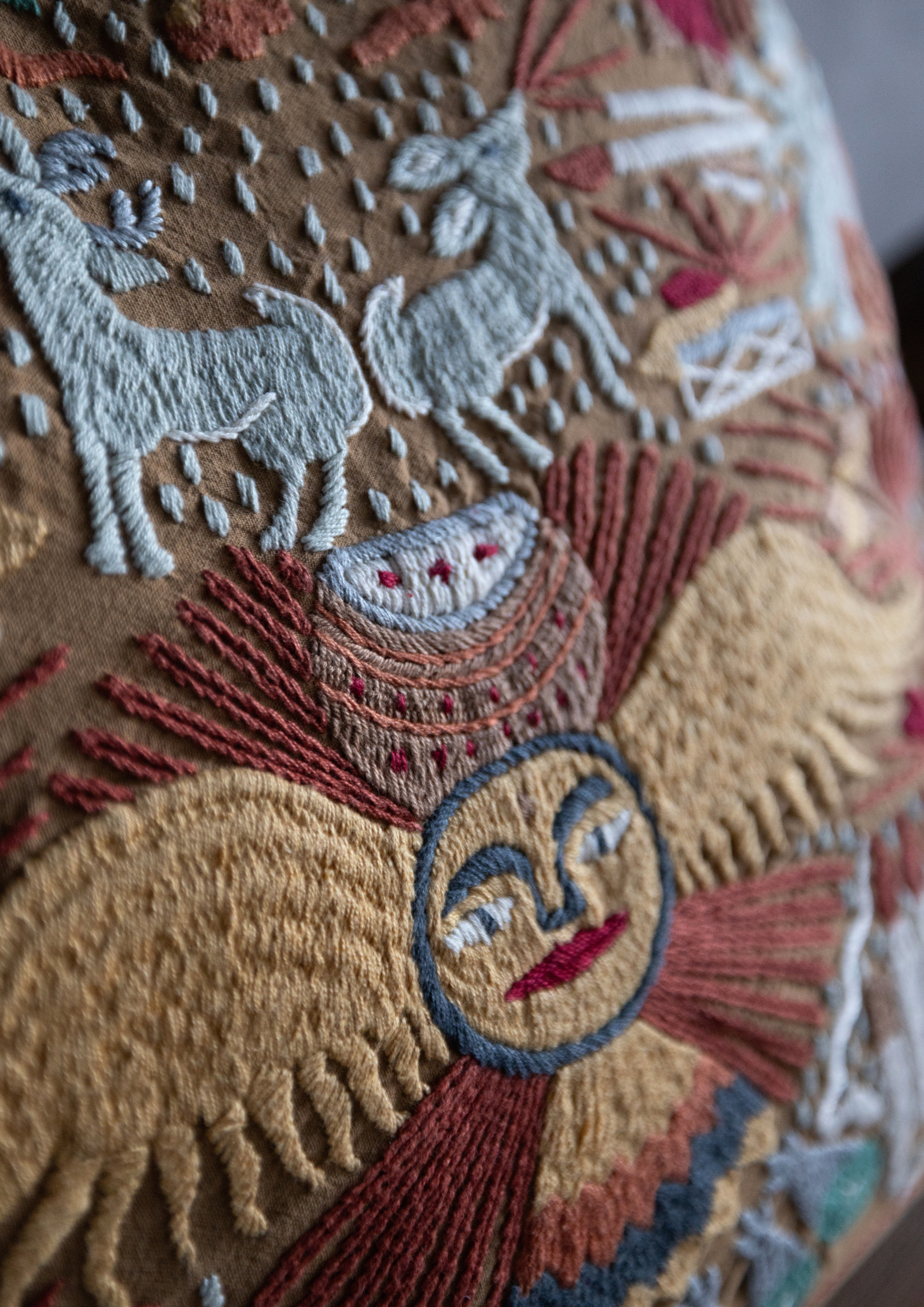 Cojin Vida Huichol