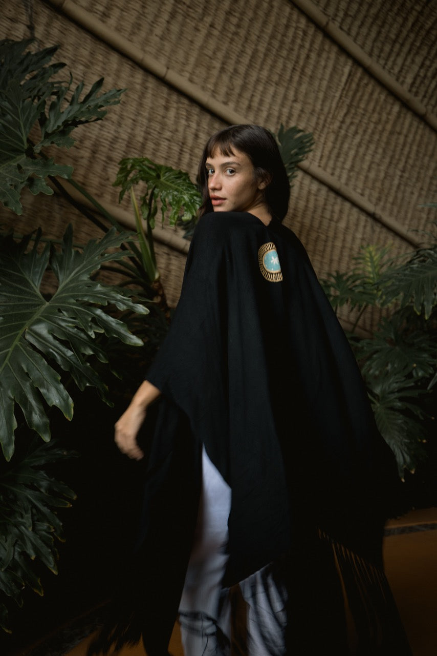 Ruana Huichol Venado