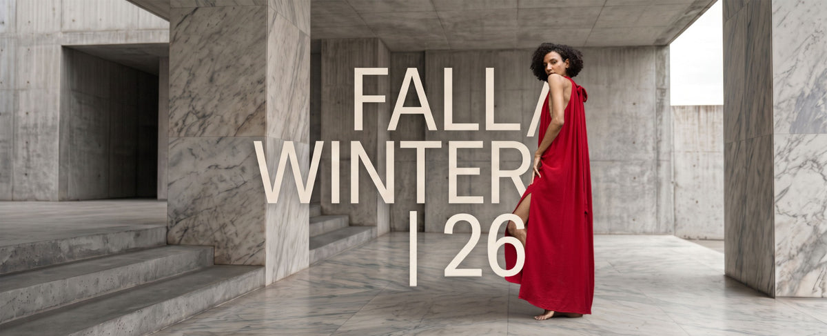 Vestido Brisa rojo en arquitectura mineral