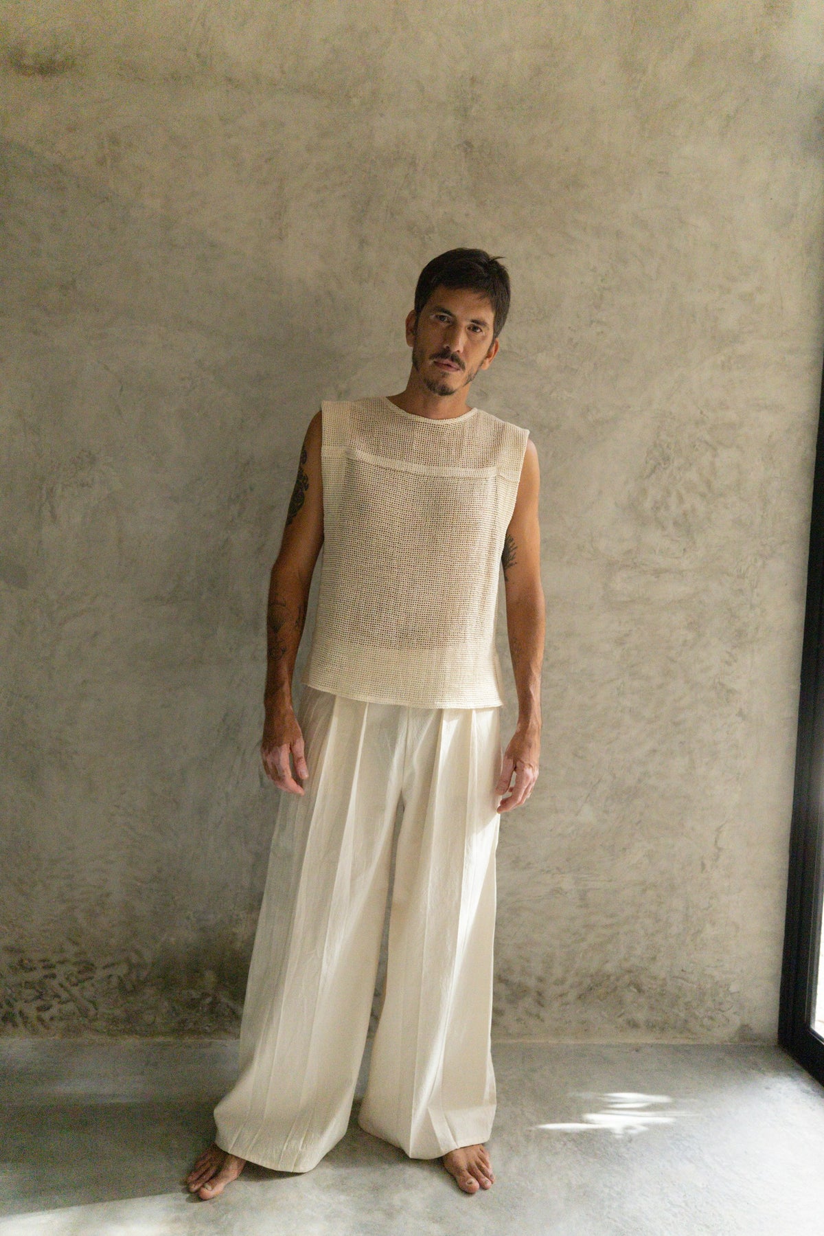 Pantalón Hermès color crema de La Troupe, vista frontal.