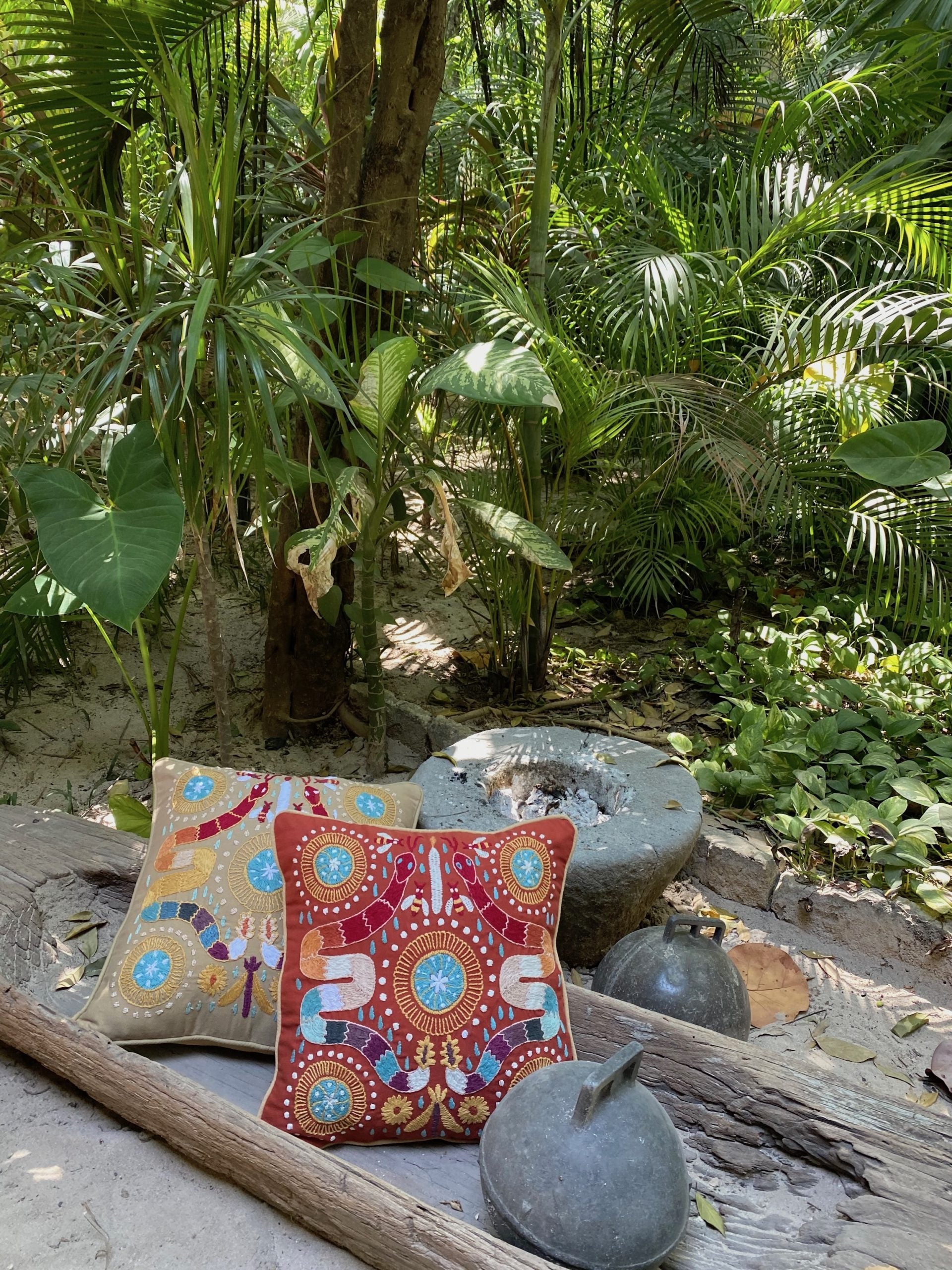 Cojin Huichol Serpiente