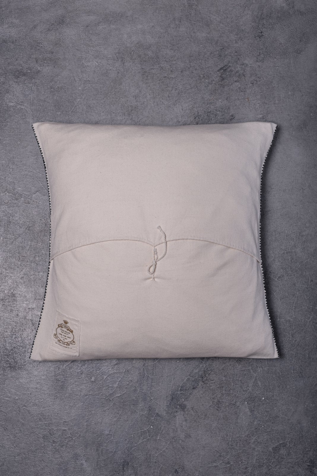 Contrast Cushion